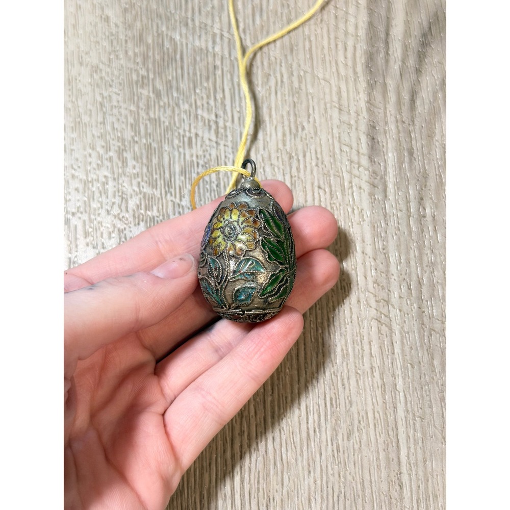 Vintage Cloisonne Enamel Egg Pendant Floral‎ Filigree Silver Tone Charm